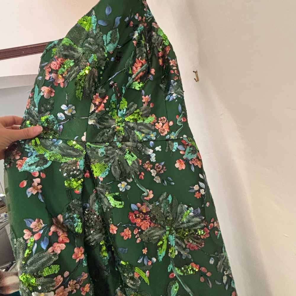 Elegant Floral A-Line halter Gown in Green sequin - Picture 5 of 6
